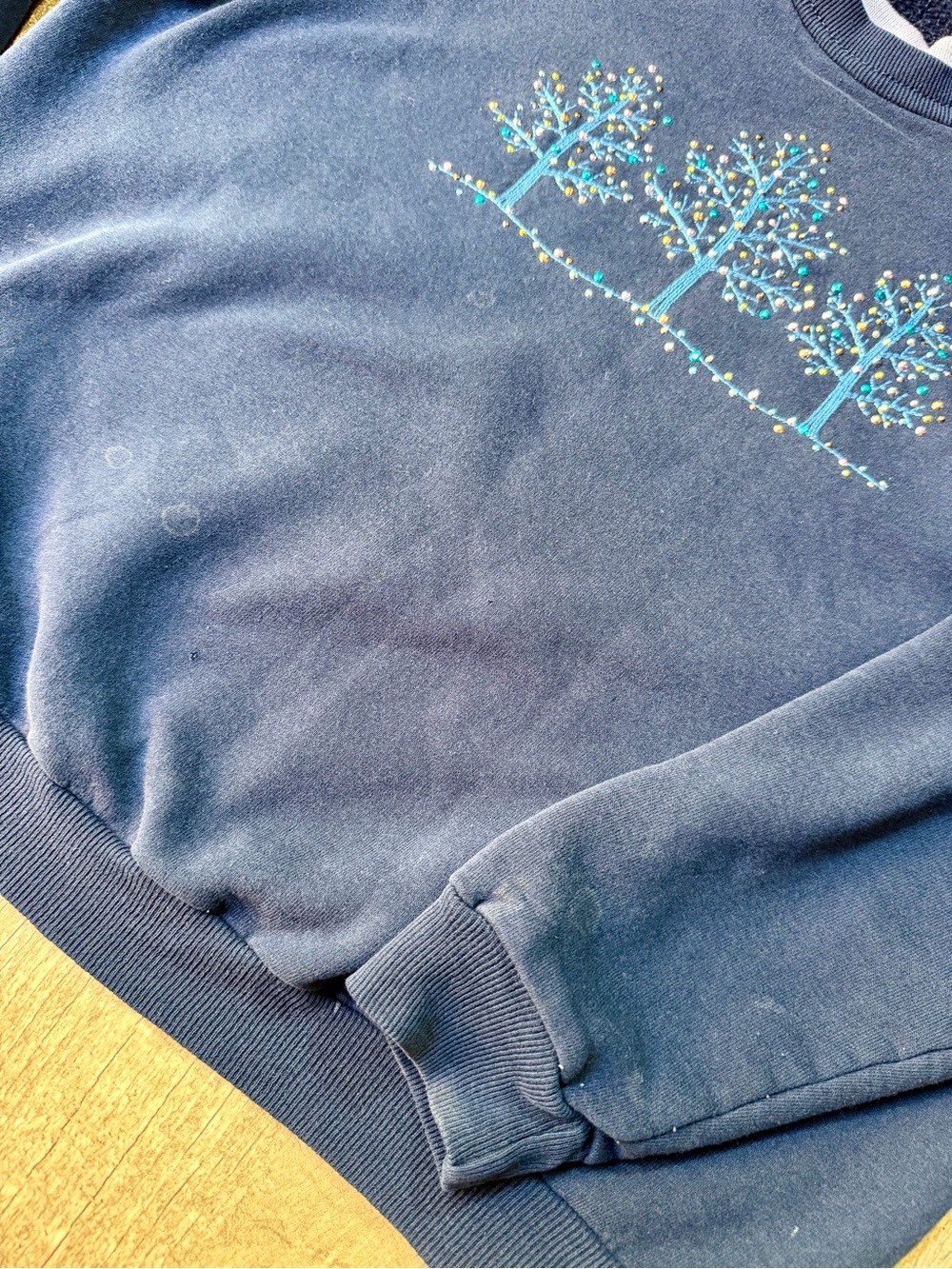 Vintage Navy Blue Winter Pine Trees Embroidered Sweatshirt Layered Collar - Picture 2 of 3